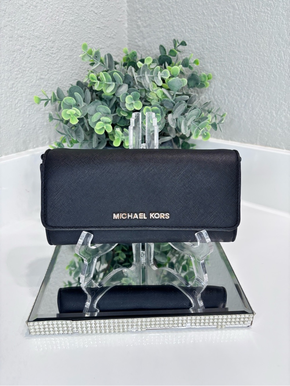 Michael Kors Jet Set 2-in-1 Wallet On A Chain